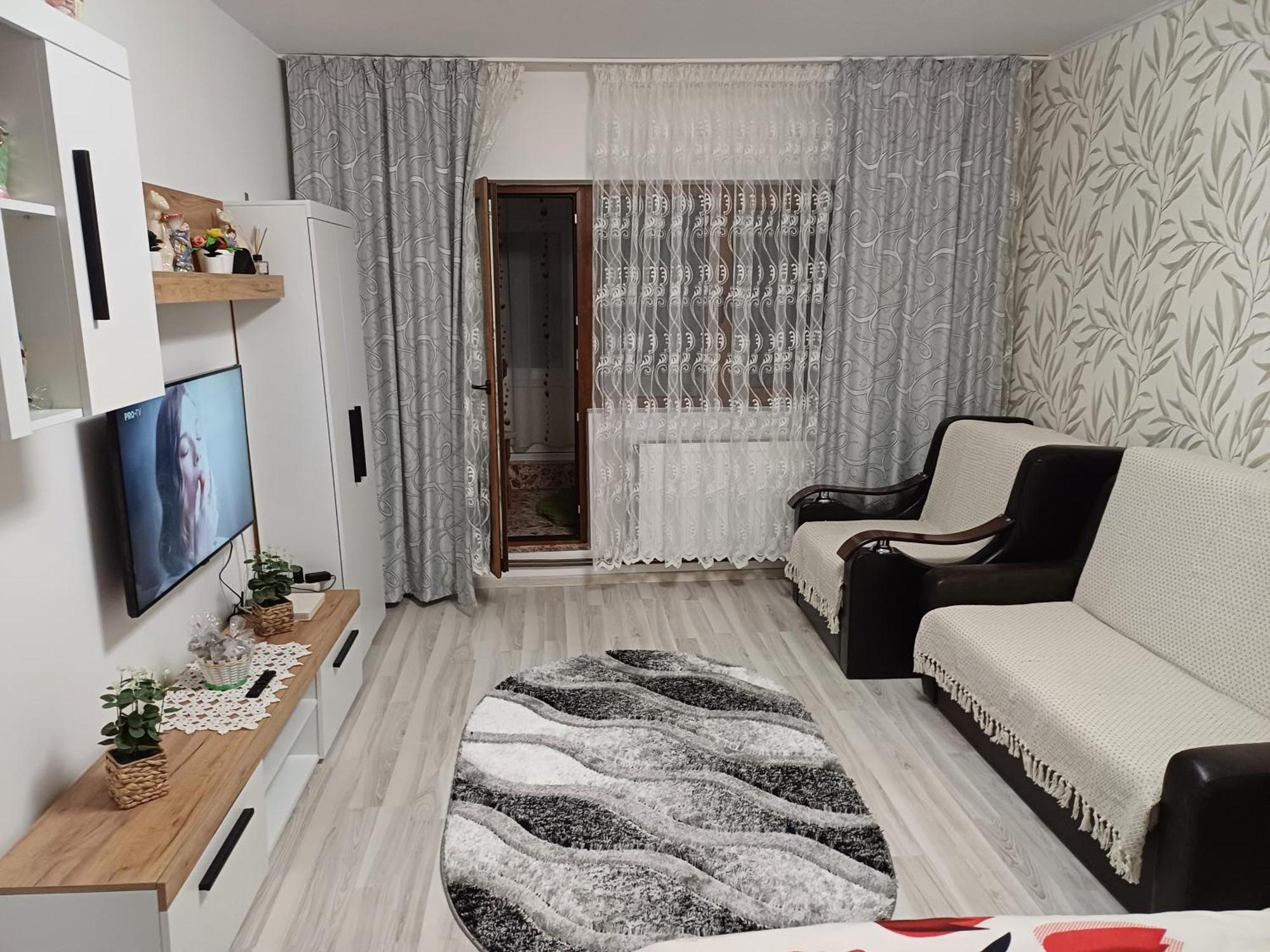 Garsoniera George Lägenhet Tîrgu Ocna Exteriör bild