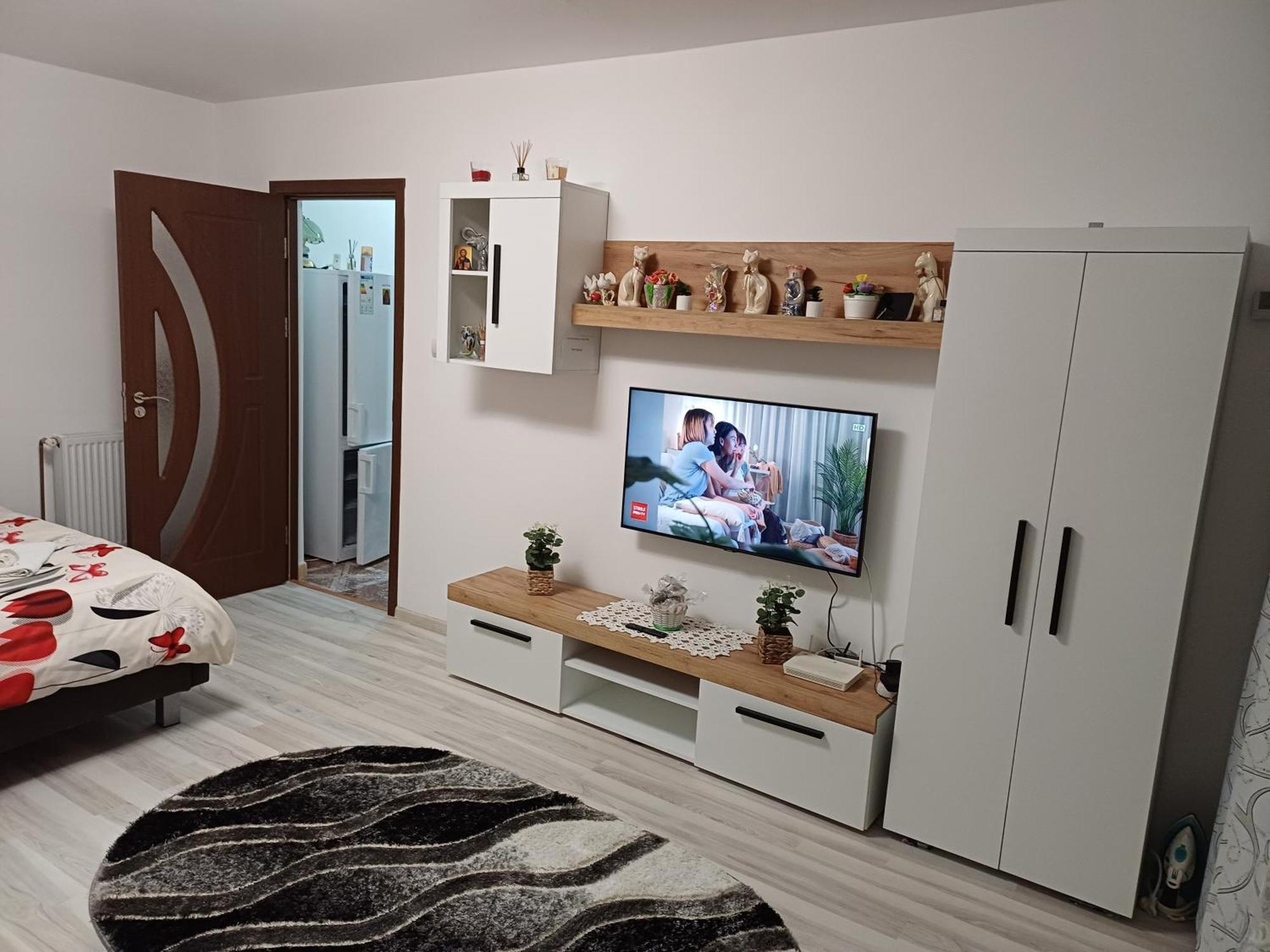 Garsoniera George Lägenhet Tîrgu Ocna Exteriör bild
